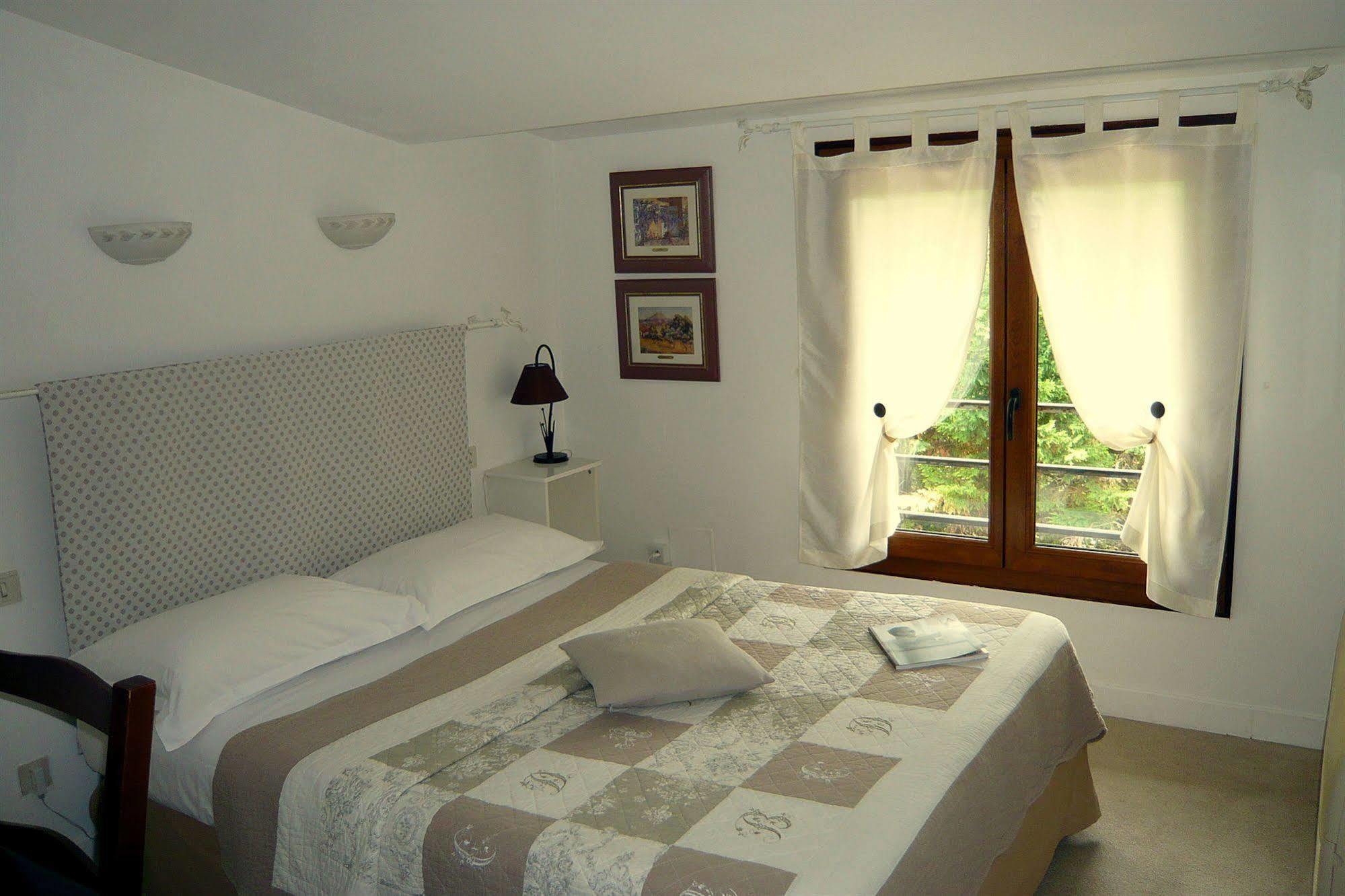 Mas-Blanc-des-Alpilles Hotel Mistral מראה חיצוני תמונה