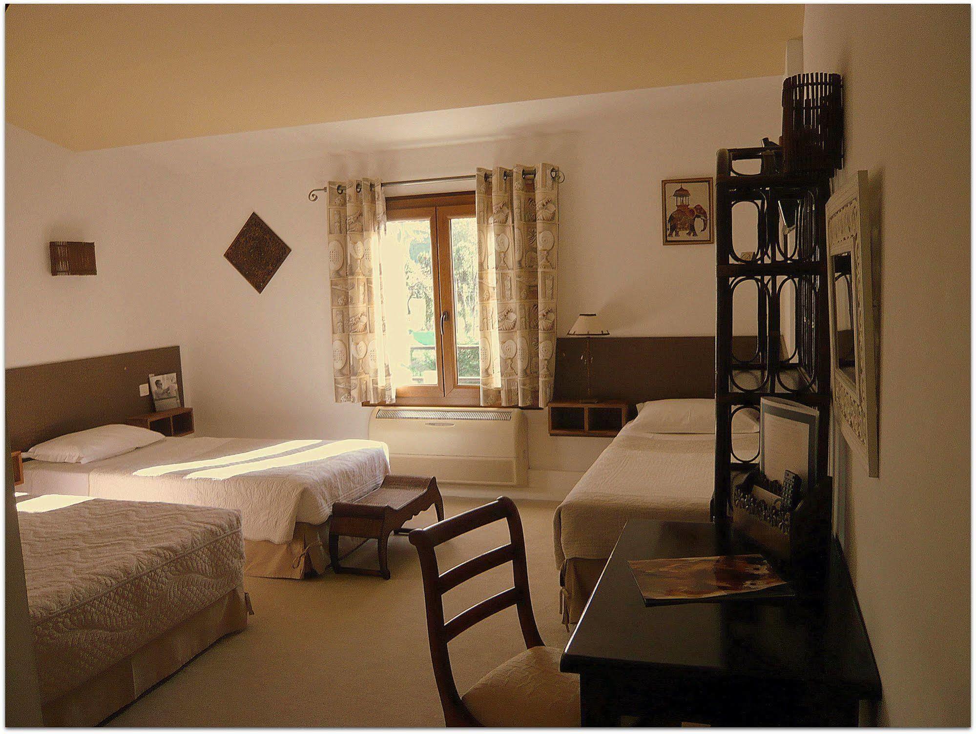 Mas-Blanc-des-Alpilles Hotel Mistral מראה חיצוני תמונה